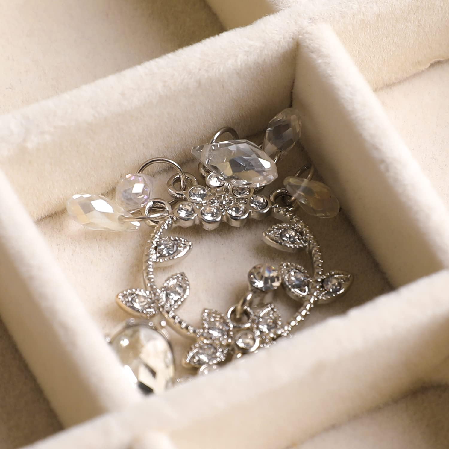 4 Pack Beige Mini Velvet Jewelry Trays
